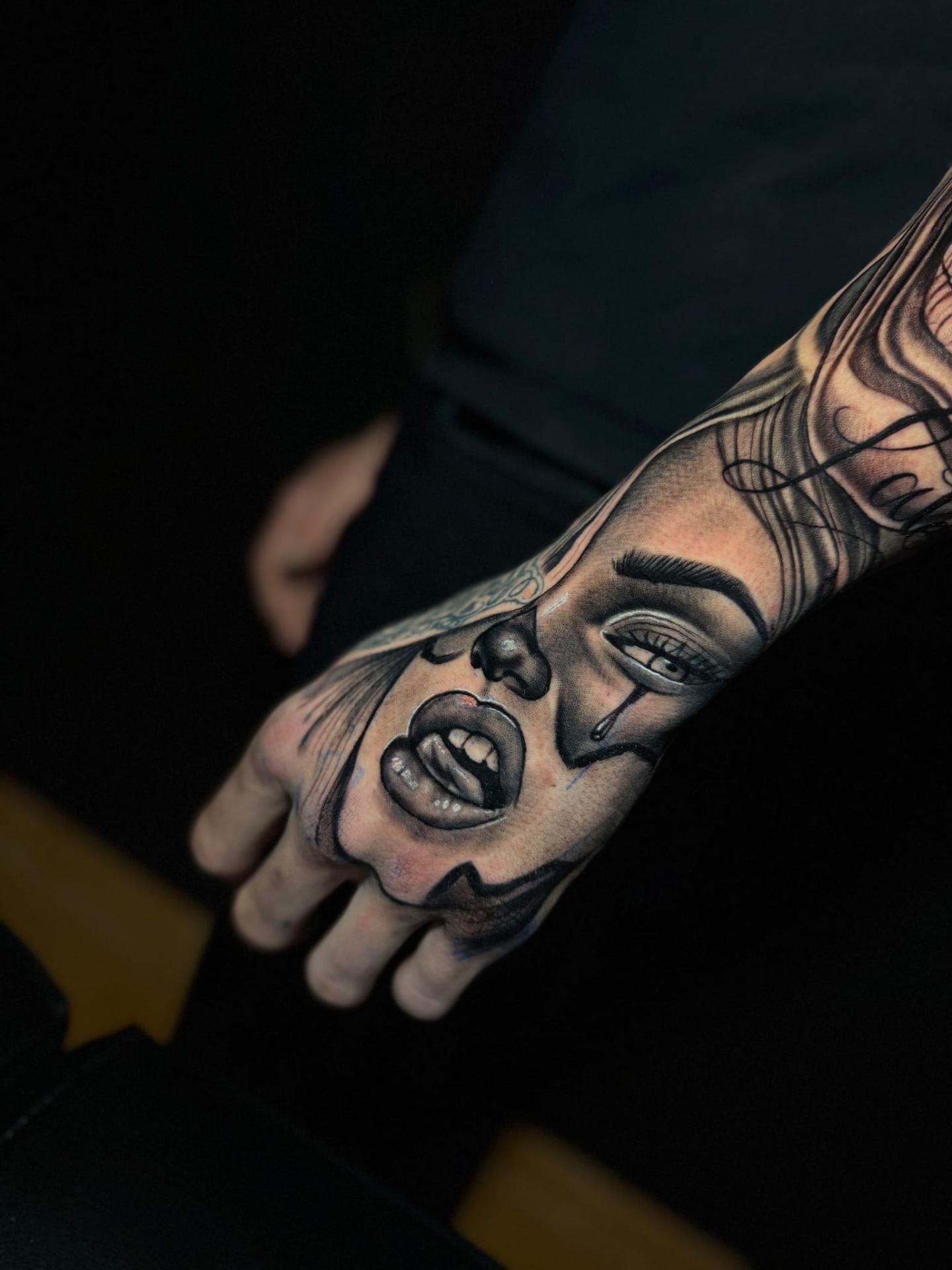 Chicana Hand