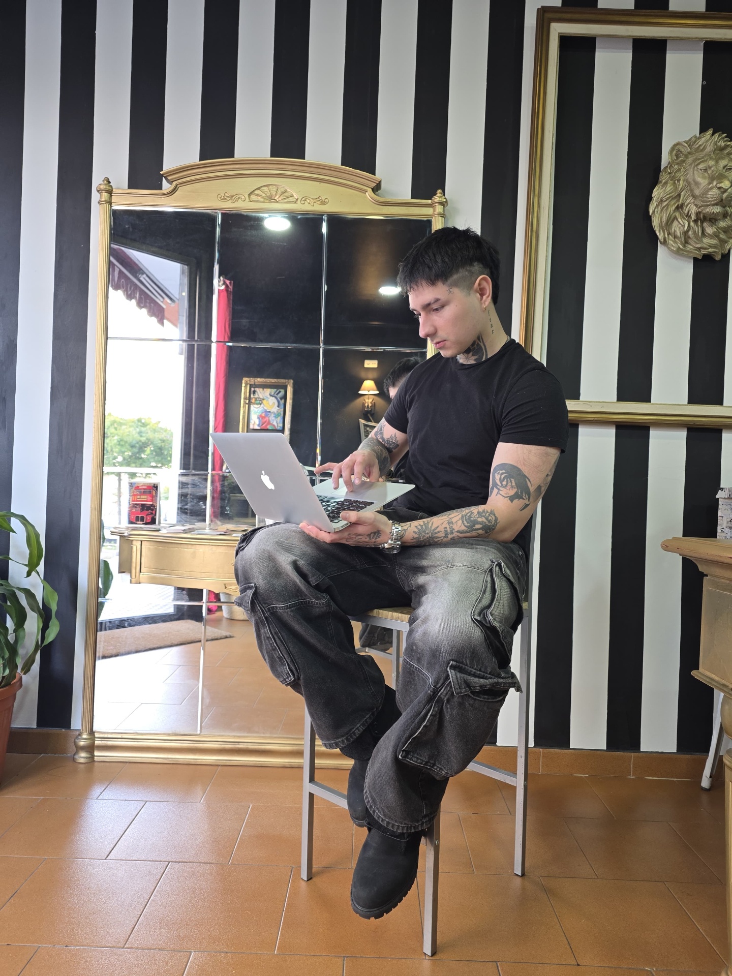 Safir Tattoo Vigo — Sala de espera